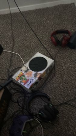 Xbox series s and controller