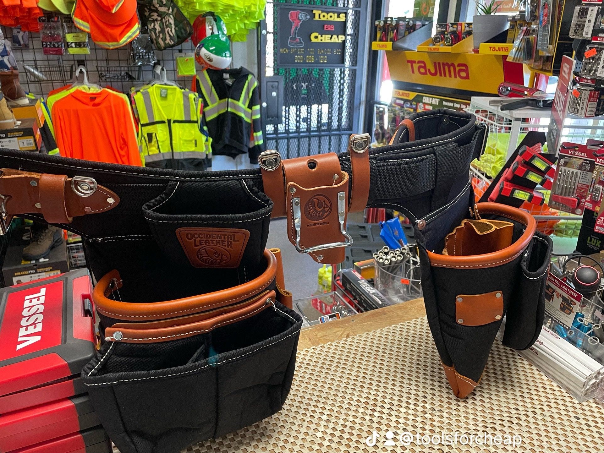 Occidental leather ADJUST-TO-FIT FATLIP TOOL BAG SET. $413
