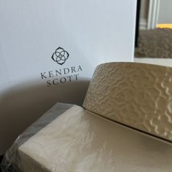 Kendra Scott Large Ceramic Dog Bowl “brand new - never used”