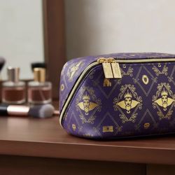 Gorgeous Limited Edition!©️Disney Villains BATH & BODY WORKS💜🪞🍎 👑EVIL QUEEN👑🍎🪞💜Cosmetics bag
