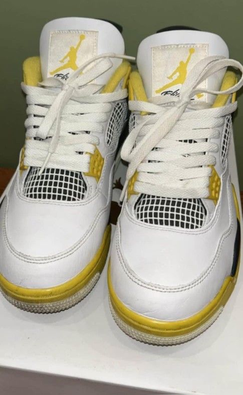 Jordan 4 vivid sulfur