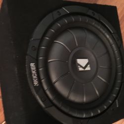 10 inches  Kicker  600 watts 