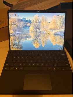 Microsoft Surface Pro  11 ed, Snap Drangon Elite, 1TB, 16gb ram 13" screen