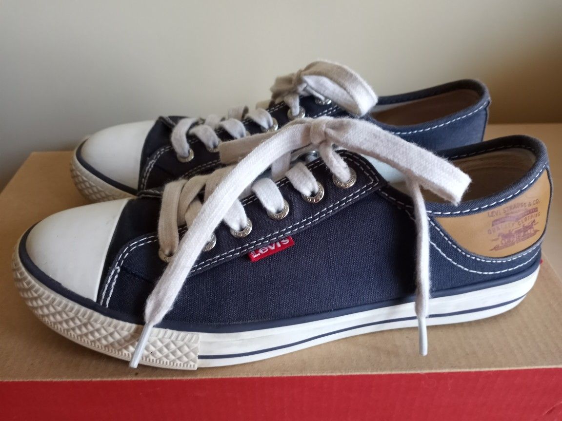LEVIS Canvas Sneakers ^ Woman's Size 6
