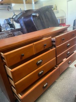 Dresser