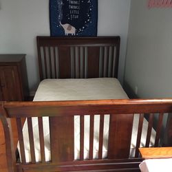 3 in 1 Convertible Crib/Bed Set
