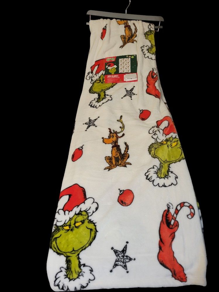 The Grinch Twin Blanket 60x90in for Sale in Bell Gardens, CA OfferUp