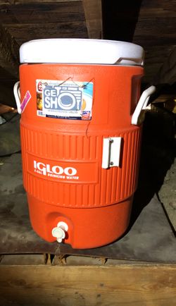 Igloo cooler big orange