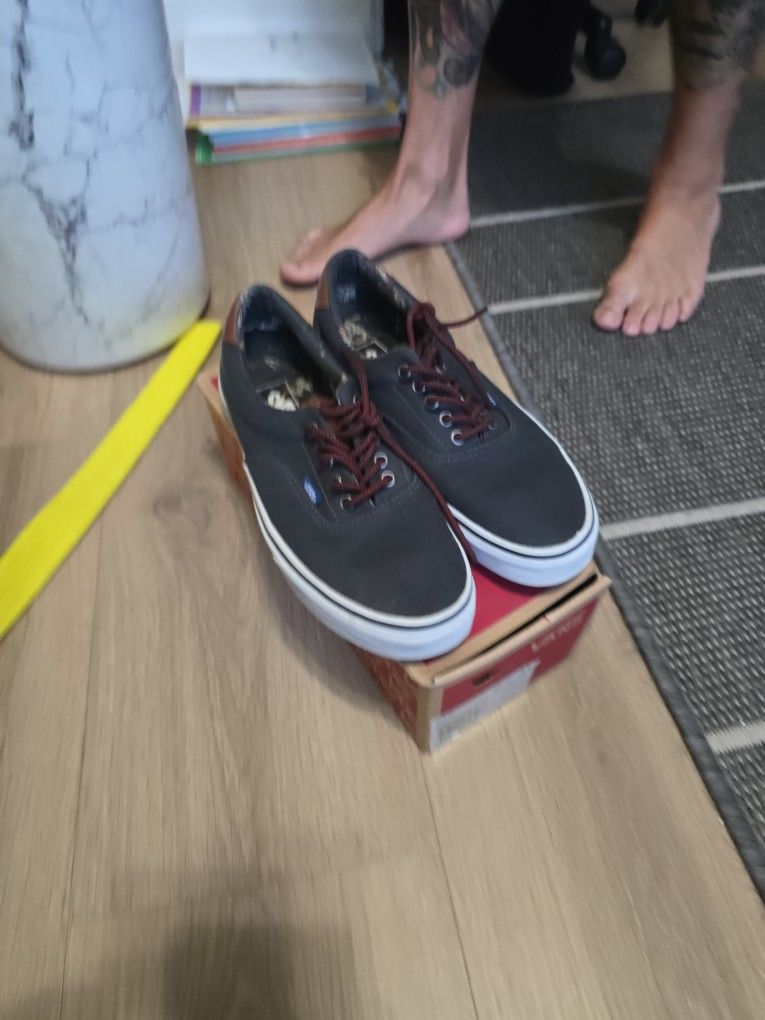 Mens Vans Shoes Size 9