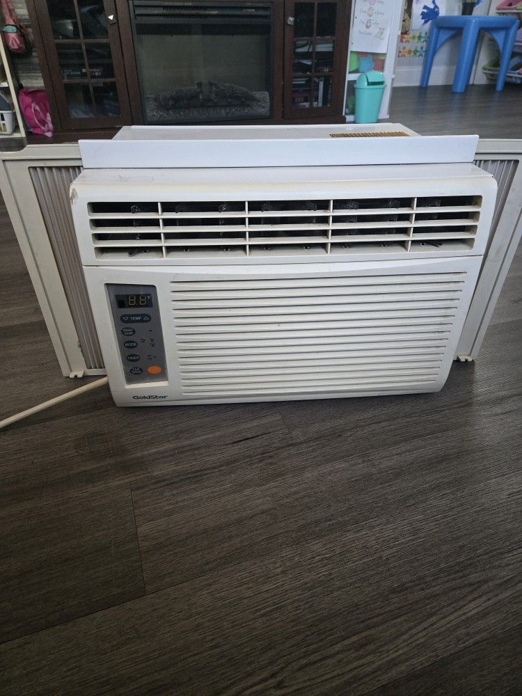 AC Window Gold Star