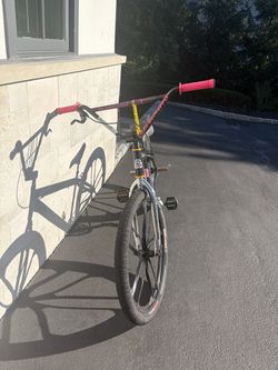 Se bike cheap can get for a very good value and I have another fully black seat that is basically new can negotiate to low price