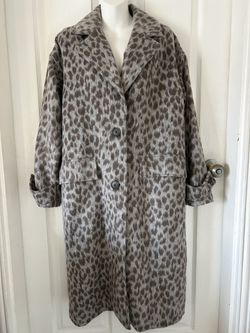 New Women’s Coat Size S Fits Like Medium 