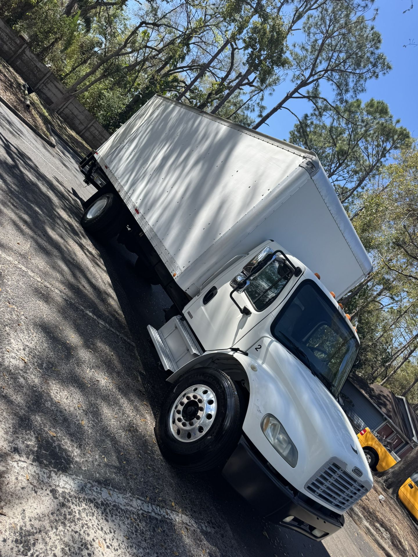 2006 freightliner M2