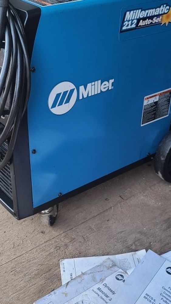 Miller Millermatic 212 Auto-set Mig Welder With Full Tank