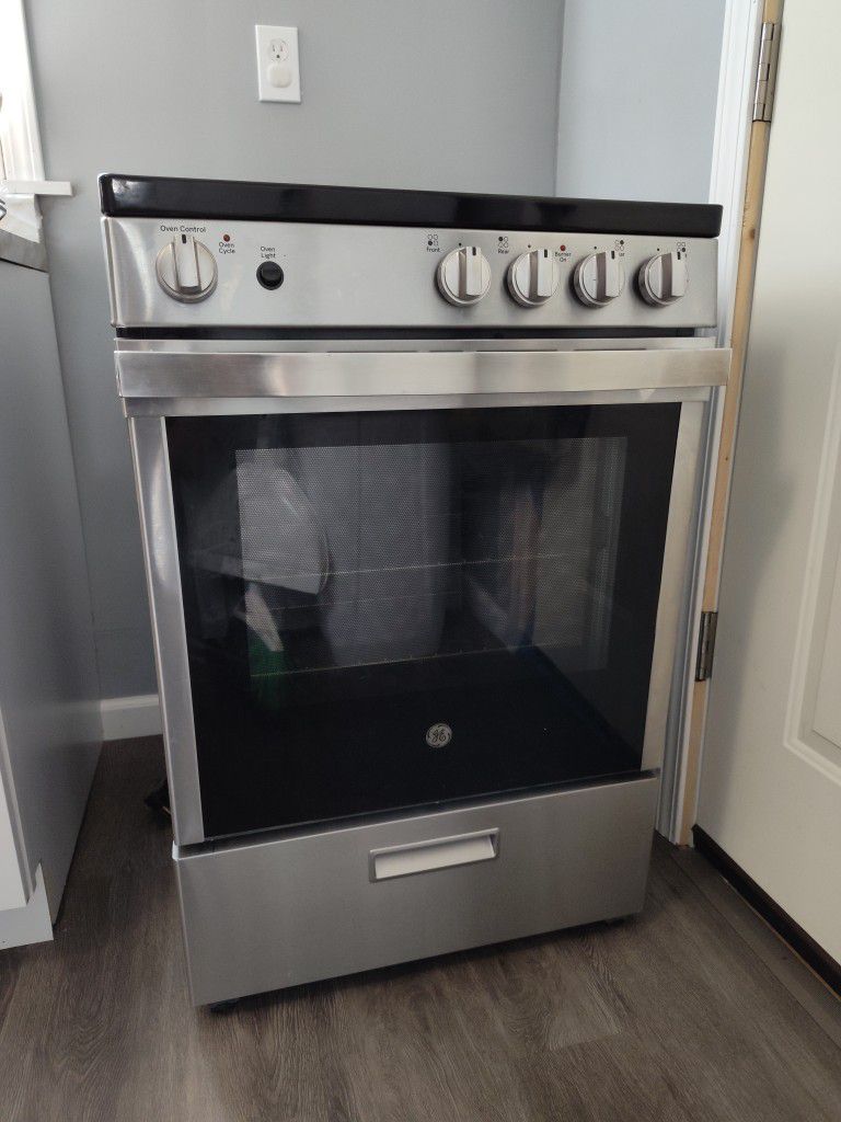 Stove Stainless 24in Wide 