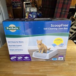 PetSafe Scoop Free Self-Cleaning Litter Box