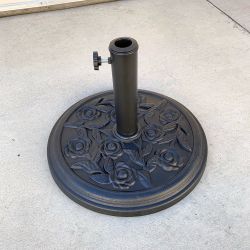 New In Box $25 Umbrella Base 18 Inches Round 18 lbs Patio Stand Outdoor Garden Market