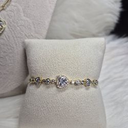 Heart Bracelet 14K Gold Laminated Hypoallergenic Waterproof High Quality Jewelry  35$