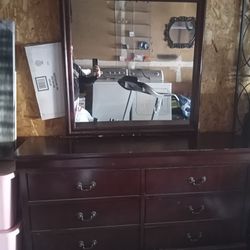 6 Dresser Drawers With Mirror 