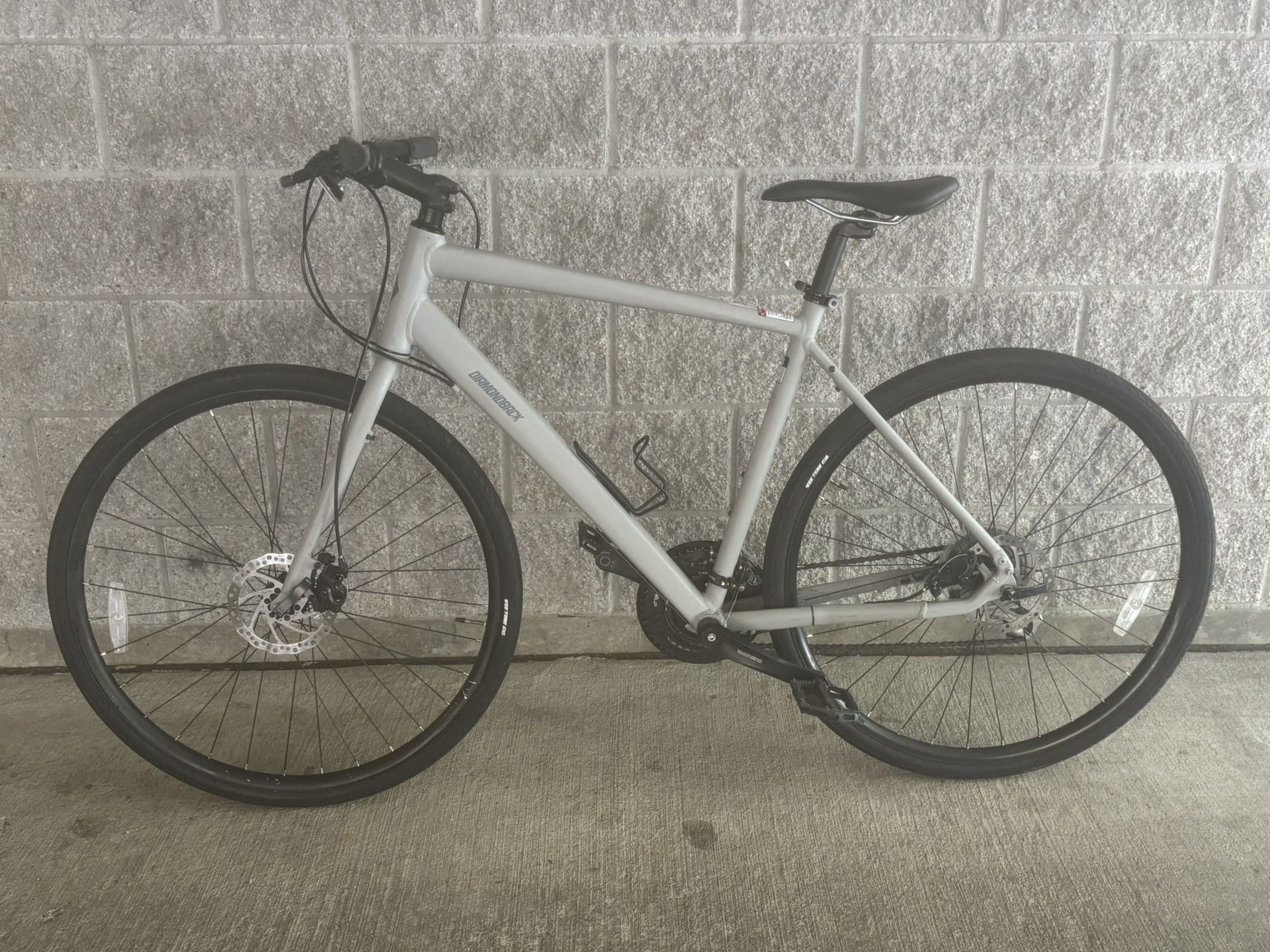 Diamondback Metric 2 hybrid bike