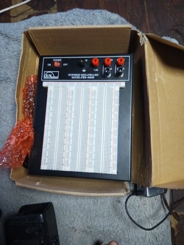Equipment PBB-4060B Triple Output Powered Breadboard