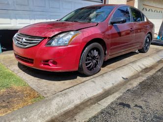Nissan Altima drives strong