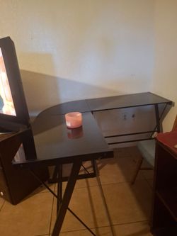 Computer desk