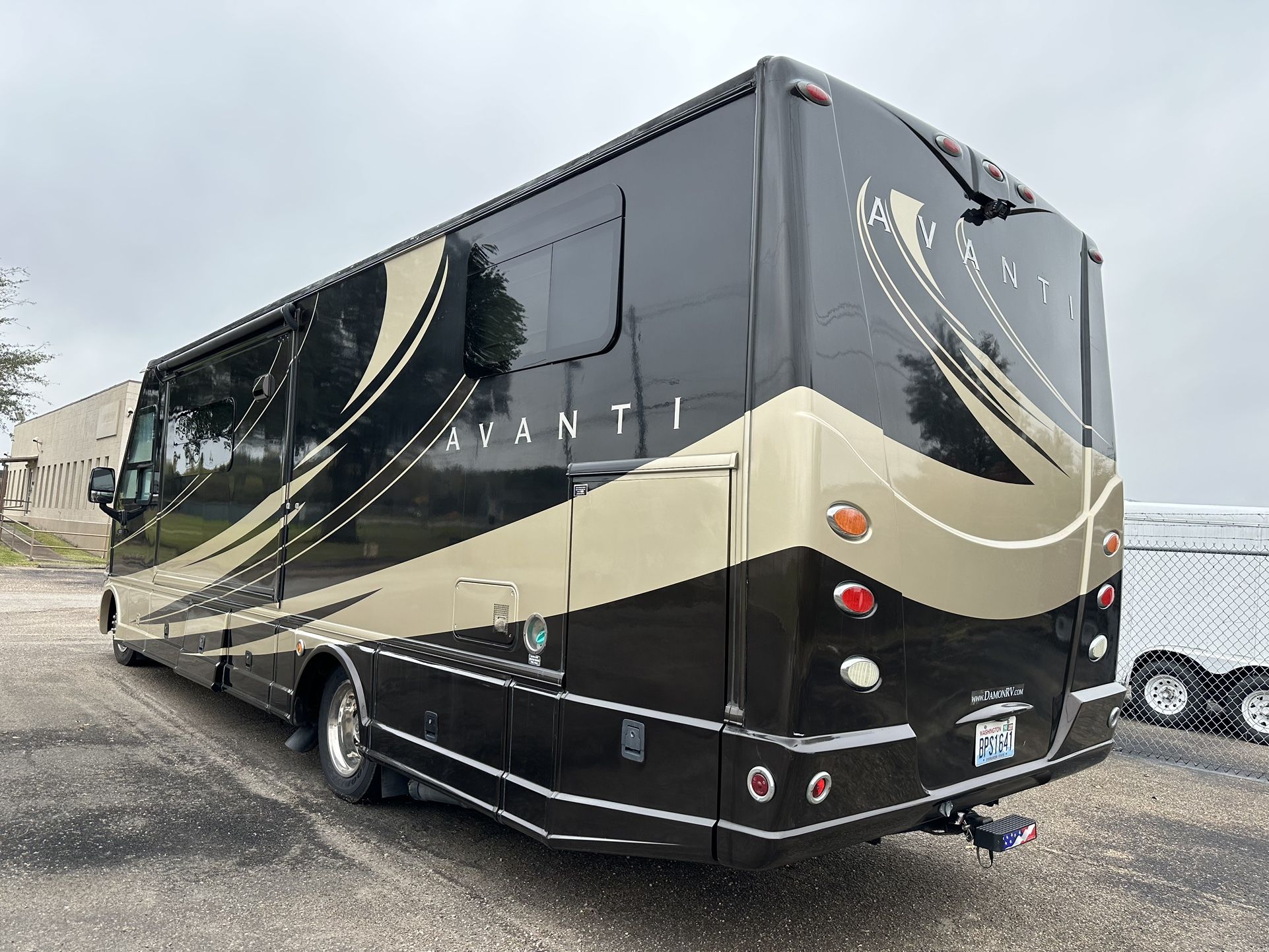 2011 Damon Avanti 3106 Class A Diesel Pusher 53K/mi RV 43K obo for