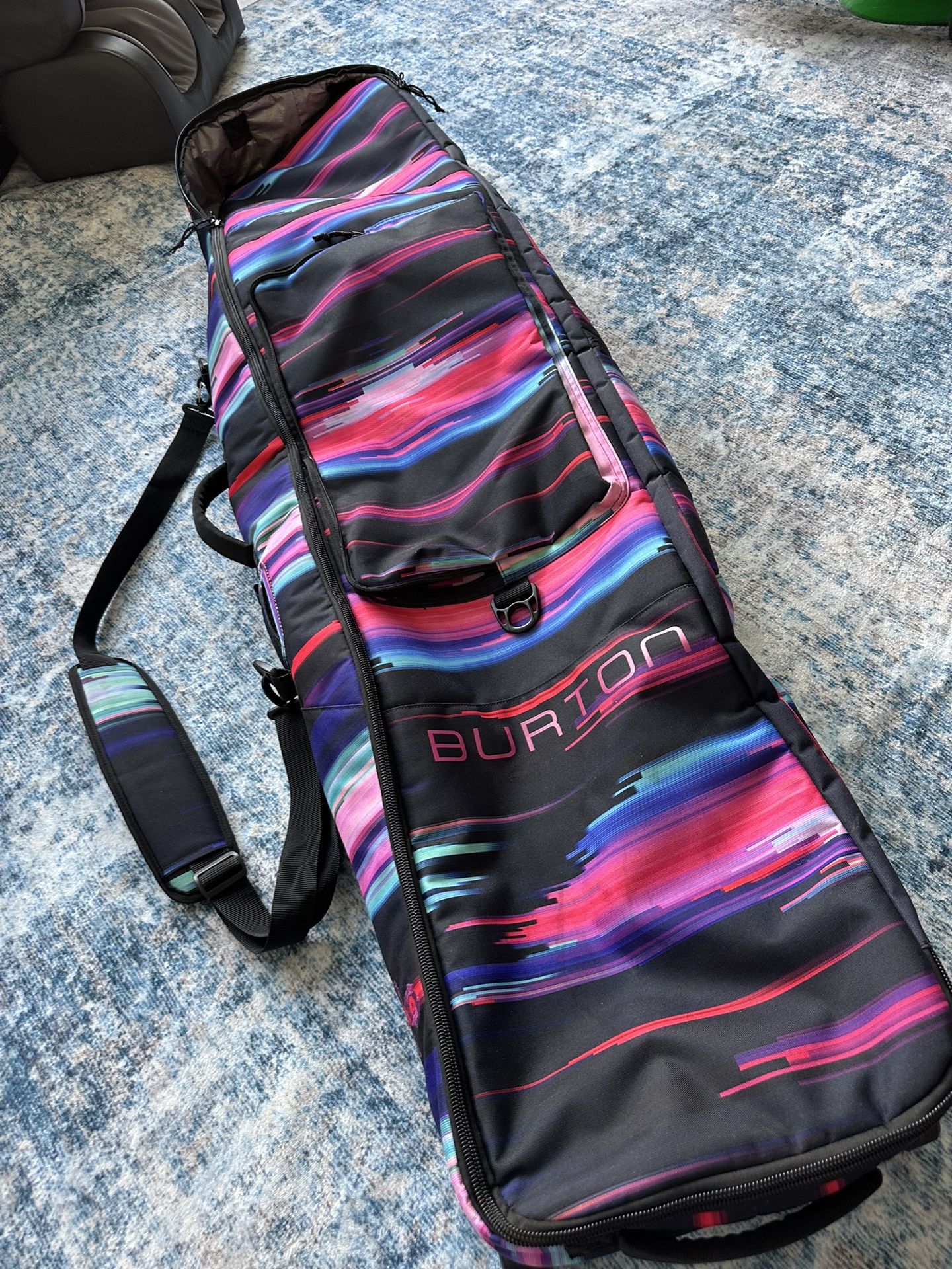 Burton Wheeled Snowboard Bag 156 Cm And Snowboards/Snowboard Boots/Goggles/Helmets For The Family