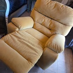 Recliner With Matching Chairs