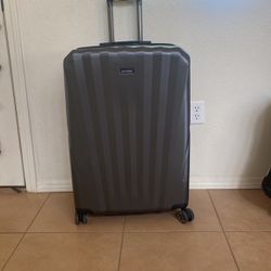 Ricardo Large Suitcase (hardcase)