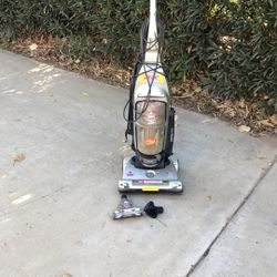 Bissell Vacuum Cleaner Multi Clean Allergen Lift-Off Pet Vacuum w/HEFA Filter Sealed System