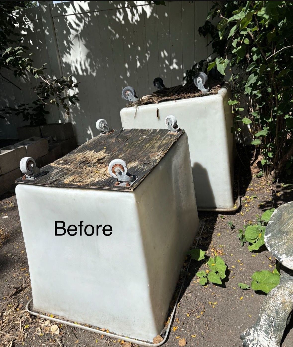 FREE Only Large One Available In The Back FREE To Be Repurposed Into Anything !💡! FREE See 3rd Picture Made Last Yr