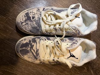 Michael Jordan sneakers size 6