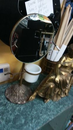 Vintage....Mirror vanity
