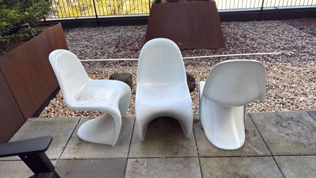 FREE S CHAIRS - Pick up tonight.