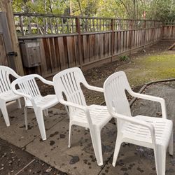 Nice steady Heavy Duty White Folding Chairs