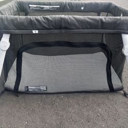 Guava Lotus Travel Crib