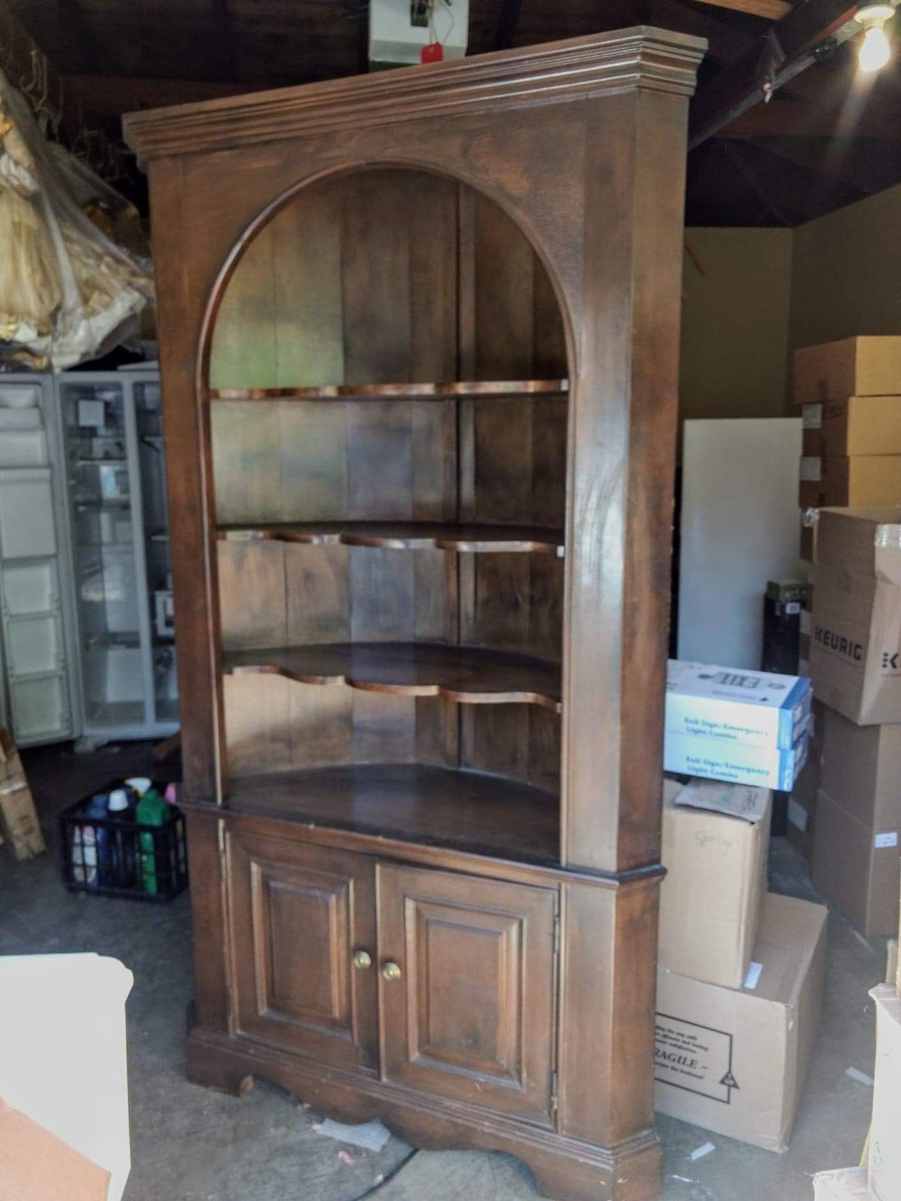Gorgeous Rounded Corner Hutch