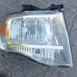 2007 2008 2009 2010 2011 2012 FORD EXPEDITION RIGHT PASSENGER HEADLIGHT
