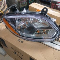 2018 --2025 International Right Headlight
