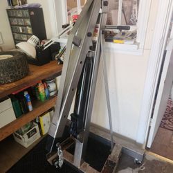 PITTSBURGH 2 Ton Capacity Foldable Shop Crane
