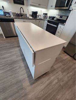 Kitchen island