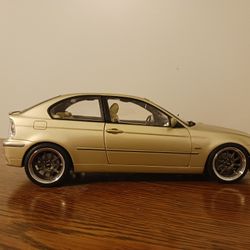 Kyosho Diecast Car 1/18 Scale BMW 325 TI Compact