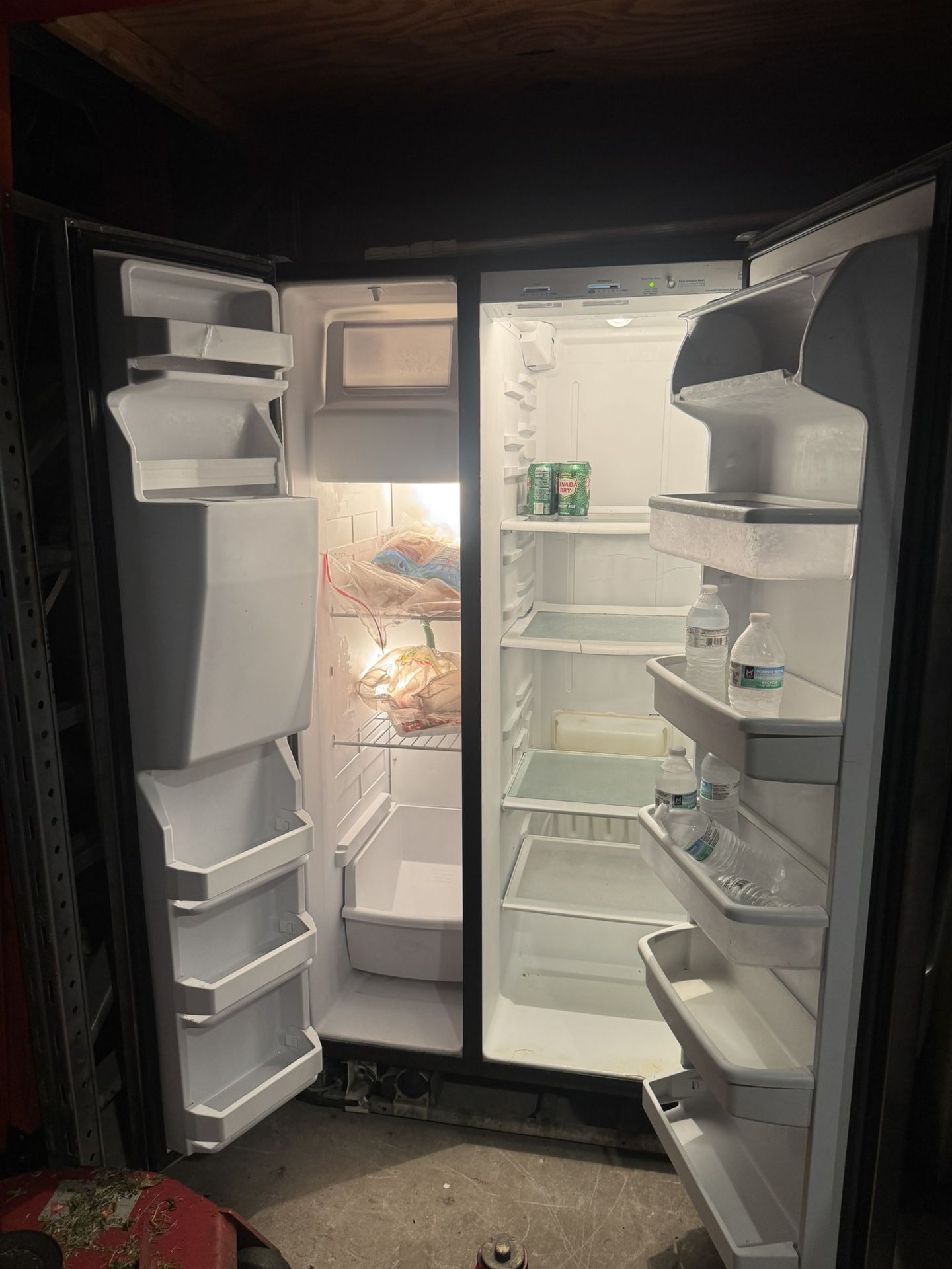 Refrigerator