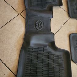Juego Tapetes Rav4