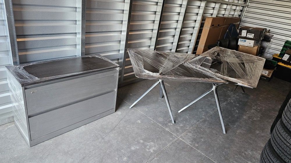 Modern Design OFFICE DESK Right Hand Return 2 File Cabinets