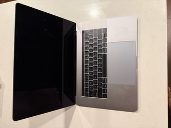 2016 MacBook Pro 15” – Intel i7 – 16GB RAM – 256GB SSD