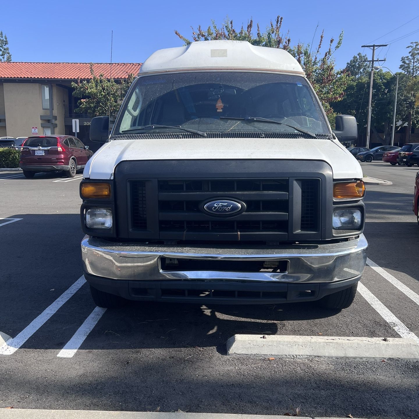 2010 White WC van Ford E-150/salvaged Title 
