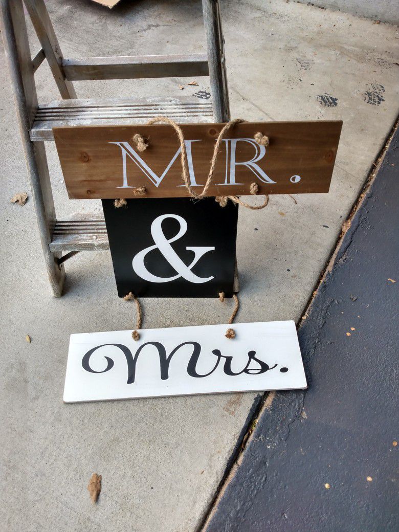 Mr And Mrs Sign 